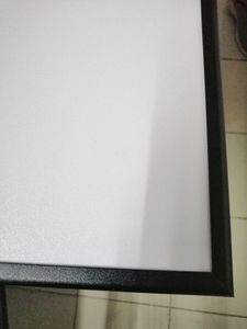 周囲光を遮断する超薄型ベゼルPETクリスタル、超短焦点壁掛け狭フレーム、可動USTプロジェクションスクリーン - Product Image 4