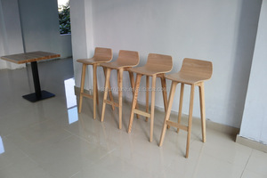 Chaise de bar rembourrée de morph - Product Image 3