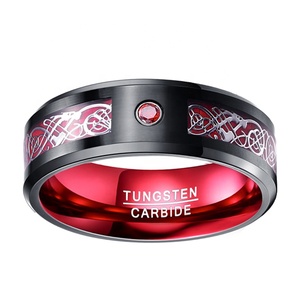 Bagues en carbure de tungstène pour hommes en gros d'usine de haute qualité avec incrustation de pièce de dragon - Product Image 5