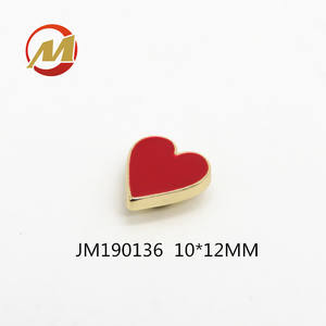 En gros Nouveau Style Coeur Rouge <span class=keywords><strong>Rivet</strong></span> plaqué Or avec Émail En Métal De Mode <span class=keywords><strong>Rivet</strong></span> Goujons pour Sac et Vêtements - Product Image 2