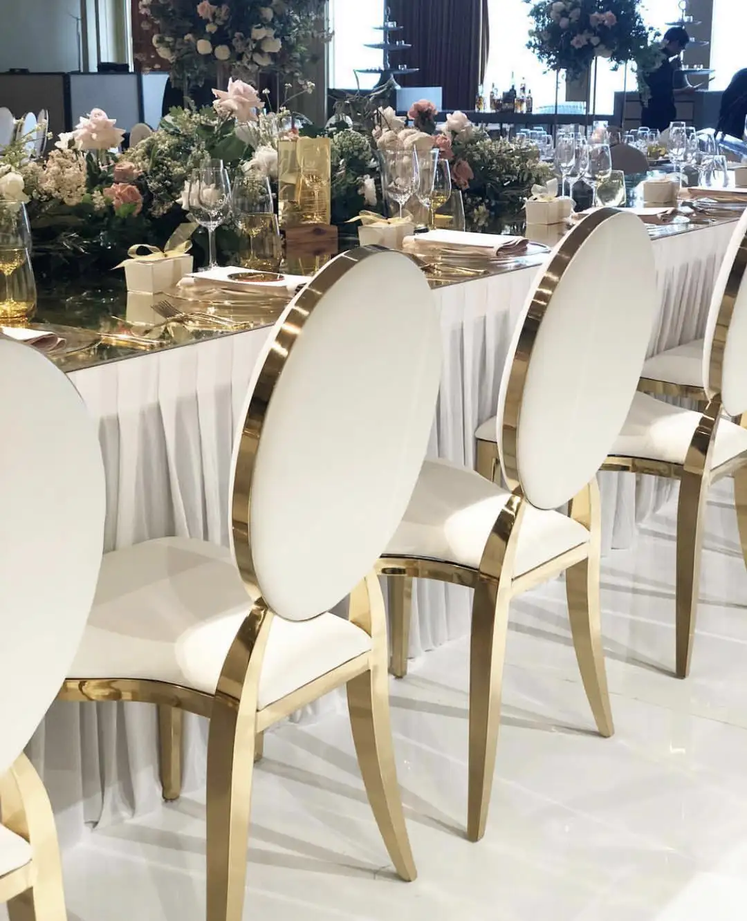 Silla de comedor y Banquete de acero inoxidable redonda dorada de alta calidad, estilo moderno para bodas y fiestas, sillas de banquete de metal para hotel