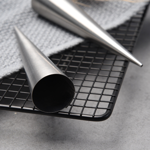 Stampo in Acciaio Inox Antiaderente per Coni di Crema, per Preparare Croissant e Dolci Arrotolati Fai-da-Te - Product Image 5