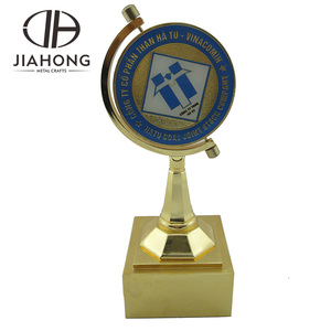 De metal de encargo campeón de <span class=keywords><strong>la</strong></span> Copa de trofeo con base - Product Image 1