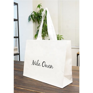 Grosir Eceran Mewah Biodegradable Kustom Kemasan Perhiasan Hitam Hadiah Tas Belanja Tas Mewah Tas Kertas dengan Logo Cetak - Product Image 4