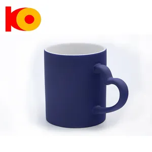 Diseño agradable de cambio de color de beber de la taza