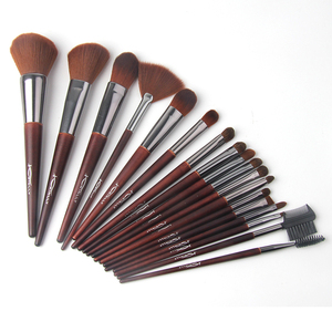 <span class=keywords><strong>18</strong></span> unids/set venta <span class=keywords><strong>al</strong></span> por mayor de pelo sintético maquillaje cepillo/de madera hermoso diseño de mango de cepillo cosmético - Product Image 1