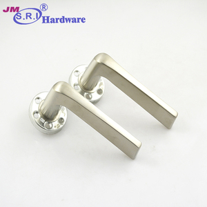 Manija de puerta corredera de diseño moderno con acabado SSS de Grado Superior y manija de palanca de puerta para uso en hoteles - Product Image 4