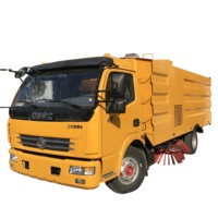 CLW 8cbm Piste D'aéroport Camion de Balayeuse de Nettoyage de Balayeuse De Route de Vide De Camion