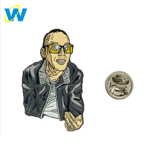 2018 el más nuevo anime esmalte suave pin insignia de botón abrigo laple pin - Product Image 4