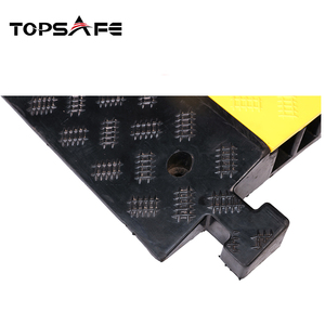 Protection <span class=keywords><strong>de</strong></span> voiture en caoutchouc et pvc jaune veste en caoutchouc protection <span class=keywords><strong>de</strong></span> <span class=keywords><strong>câble</strong></span> <span class=keywords><strong>de</strong></span> <span class=keywords><strong>sol</strong></span> - Product Image 4