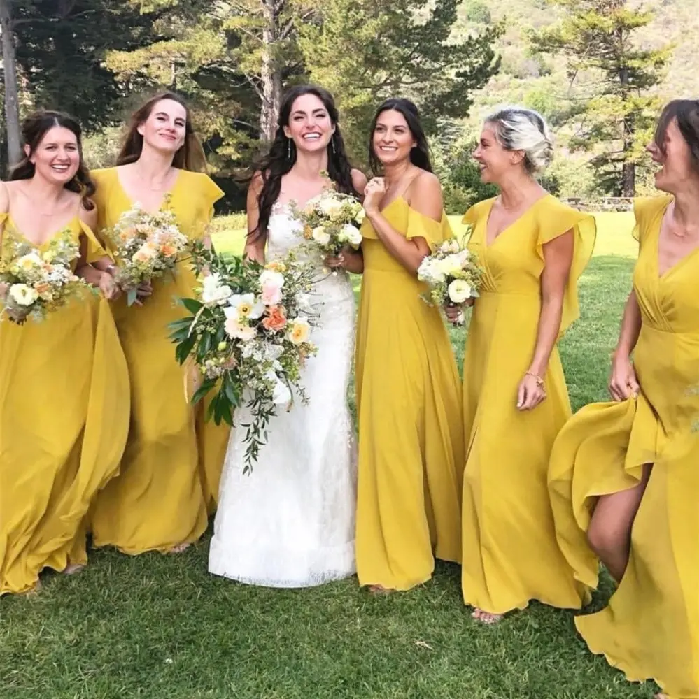 Robe longue de soirée de mariage de style bohème, robes de demoiselle d'honneur jaunes à col en V, robes de demoiselles d'honneur de campagne en mousseline de soie 2021