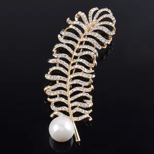 Trendy Leaf Feather Pearl Crystal Korean Suit Collar Pins and Brooches for Women Men Lapel Pin Broches Broach Jewelry