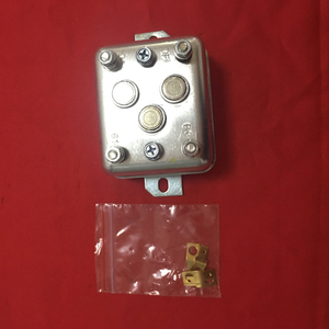 Regulador de Voltaje del Generador para John Deere, Renault, Volvo IB9028, 0190214003, 0190215007, 0190215008 - Product Image 2