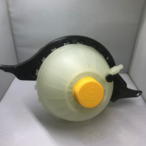 Serbatoio di Espansione F10 F18 17138614293, Serbatoio di Espansione del Liquido di Raffreddamento del <span class=keywords><strong>Radiatore</strong></span>, Componente Auto per Sistema di Raffreddamento <span class=keywords><strong>BMW</strong></span> - Product Image 2