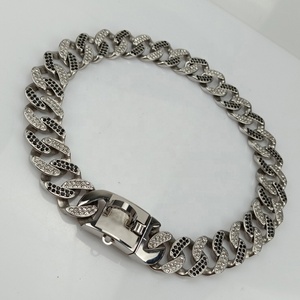<span class=keywords><strong>Collier</strong></span> de chien <span class=keywords><strong>Bully</strong></span> avec logo de marque personnalisé de luxe en or 18K et acier inoxydable à chaîne épaisse et diamant - Product Image 4