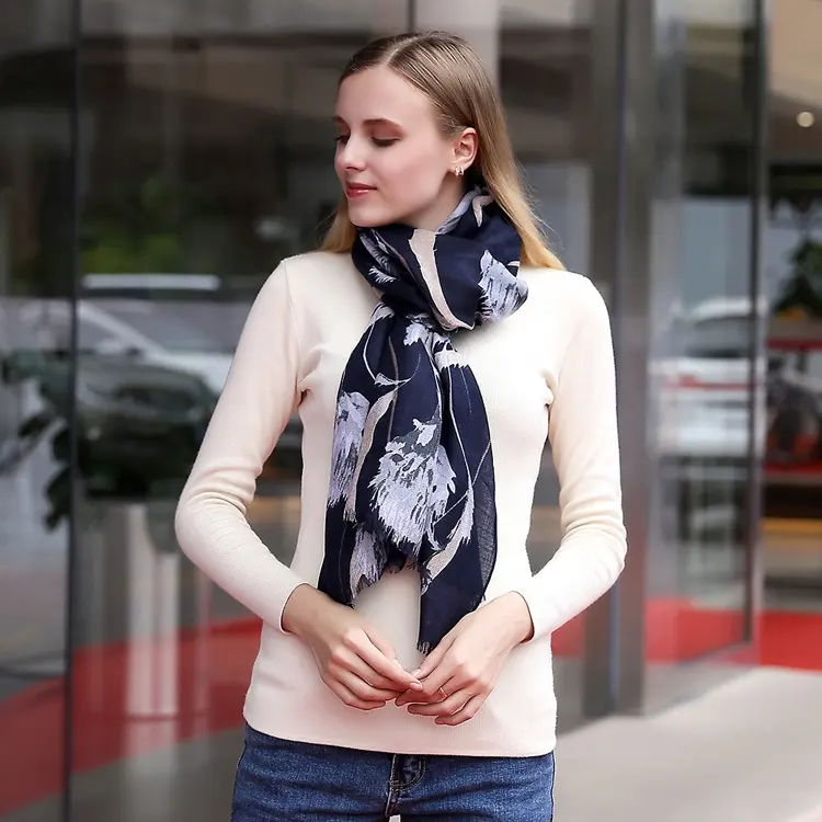 Europe popular Winter womens scarf viscose material printed design new trending cotton Scarf