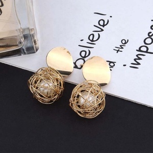 2019 nuevo estilo de aleación de tejido bola perla pendientes de nudo - Product Image 2