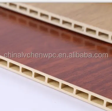 600mm de luxe PVC feuilleté extrusion WPC lambris de Linyi Shandong En Chine