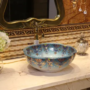 Jingdezhen ยุโรปสไตล์ดอกไม้รูปร่างเคาน์เตอร์เซรามิค luxury gold อ่างล้างหน้าและครีบ