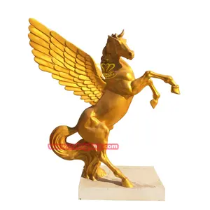 تمثال حصان طائر ذهبي من الألياف الزجاجية لنحت وتصميم مناظر طبيعية في الشارع والحديقة في الهواء الطلق