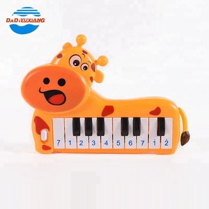 Girafe <span class=keywords><strong>de</strong></span> bande <span class=keywords><strong>dessin</strong></span>ée <span class=keywords><strong>instruments</strong></span> <span class=keywords><strong>de</strong></span> <span class=keywords><strong>musique</strong></span> petit piano clavier jouet pour enfants - Product Image 1
