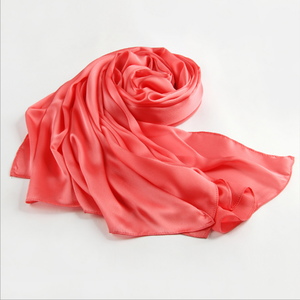 Grande Stock all'ingrosso di alta qualità sciarpe di <span class=keywords><strong>seta</strong></span> rossa di grandi dimensioni di lusso nuova sciarpa di <span class=keywords><strong>seta</strong></span> di raso da donna estate avvolgente scialli sciarpa - Product Image 5
