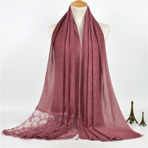 2019 Yiwu Factory New Schöne Lslamic Hochzeits kleid Party Wrap Hijab Kopftücher Lange Damen Baumwolle Perle Spitze Schal - Product Image 1