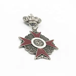 Personalizado Troféus de Premiação coroa de prata antigo do metal crachá no peito combinar lapela pin medalha