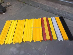 Protector de Cables de Plástico con Certificación CE y RoHS, Protector de Cables de Plástico de PVC para Interiores, Dos <span class=keywords><strong>Canales</strong></span>, Gran Venta de Fábrica - Product Image 3