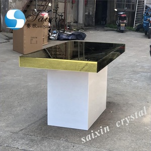 طاولة عروس مستطيلة ذهبية بمرآة لتزيين حفلات الزفاف - Product Image 2