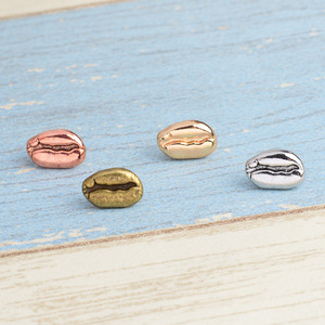 Stokta toptan Vintage Mini 3D kahve çekirdeği şekli Metal Pin rozeti aksesuarları kelebek toka ile mineli yaka rozeti özelleştirmek