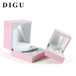 DIGU nuevo diseño aceptar personalizado de alta calidad negro <span class=keywords><strong>Champagne</strong></span> Rosa <span class=keywords><strong>dulce</strong></span> luz insertar LED caja de joyería - Product Image 3