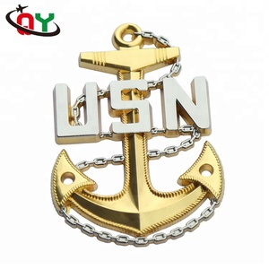 Cina personalizzato 3D aquila in metallo pilota ali pin distintivo in lega di zinco nastro die colpito die casting maker cappellano distintivo - Product Image 3