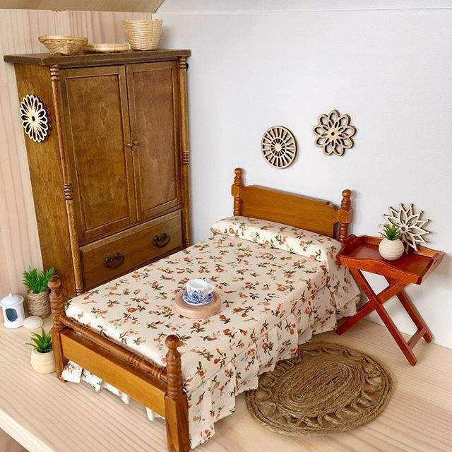 Vintage Dollhouse Bedroom Furniture Set 1:12 Miniature Furniture Bed  Wardrobe Ob11 Micro Scene Doll House Accessories