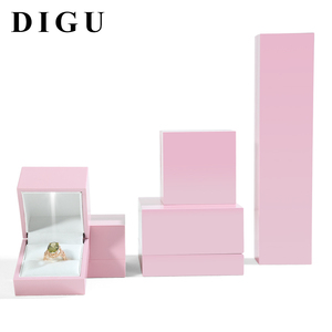 DIGU nuevo diseño aceptar personalizado de alta calidad negro <span class=keywords><strong>Champagne</strong></span> Rosa <span class=keywords><strong>dulce</strong></span> luz insertar LED caja de joyería - Product Image 1