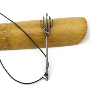 Última declaración joyería de la Alianza de Justicia rey del mar buzo armas Trident collar de bronce - Product Image 5
