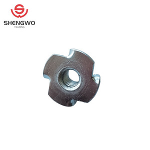 DIN1624 de alta calidad de acero al carbono zinc plateado cuatro garras T tuerca <span class=keywords><strong>muebles</strong></span> de madera tuerca de inserción - Product Image 2