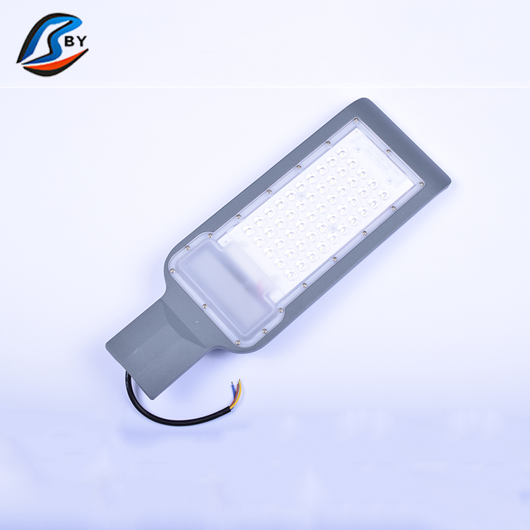 Al aire libre lámpara impermeable todo en una luz de calle llevada 100 W Luz de calle Solar integrada