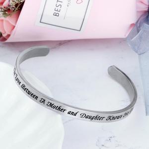 El amor entre una madre y una hija No sabe distancia inspirador grabado 316L de acero inoxidable brazalete pulsera - Product Image 6