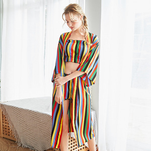 Nouveau Style de la Chine <span class=keywords><strong>pas</strong></span> <span class=keywords><strong>cher</strong></span> été Kimono Satin Robe soyeux arc-en-ciel rayure Long peignoir pour les femmes <span class=keywords><strong>Homewear</strong></span> - Product Image 4