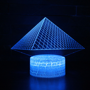 Lámpara de Noche Piramidal con Cambio de 7 Colores, Decoración Creativa para el Hogar, Lámpara de Escritorio con Modelado de Edificios en 3D, Lámpara de Mesa, Regalo para Mesita de Noche - Product Image 1