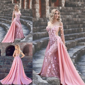 <span class=keywords><strong>Abito</strong></span> da Sposa di Lusso con Lungo Strascico Staccabile e Decorazioni Floreali - Product Image 3