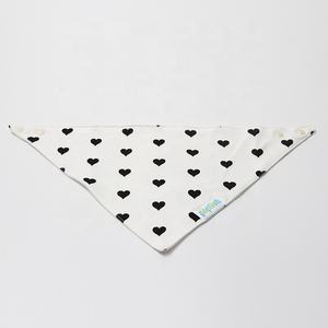 100% algodón tejido de punto estampado de corazón de 2 capas de bebé transpirable babero bandana - Product Image 2