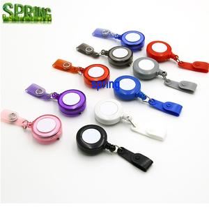 <span class=keywords><strong>De</strong></span> moda insignia retráctil carrete ID titular <span class=keywords><strong>de</strong></span> la tarjeta <span class=keywords><strong>de</strong></span> nombre <span class=keywords><strong>encuentro</strong></span> mismo color sostenedor <span class=keywords><strong>de</strong></span> PVC - Product Image 1