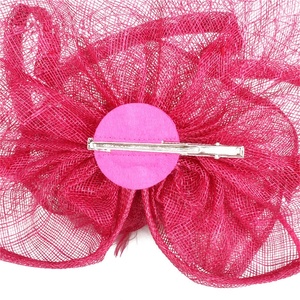 Chapeaux de cérémonie pour femmes en sinamay et mousseline, ornés de fleurs et de plumes, pour fêtes et mariages - Product Image 4