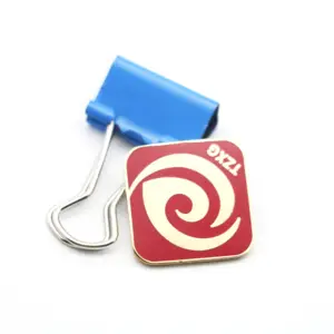 Китай завод Логотип мягкой эмали pin значок поставки