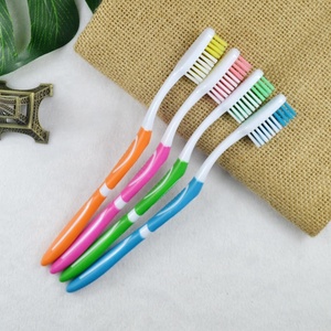 <span class=keywords><strong>Brosse</strong></span> à <span class=keywords><strong>dents</strong></span> pour adultes avec manche en PP de couleur personnalisée très bon marché - Product Image 3