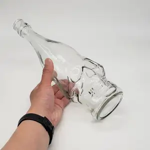 Bouteille de liqueur wne vide de 700ml à long col en forme de crâne, récipient en verre de conception créative pour Offre Spéciale