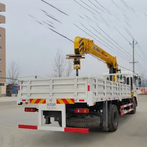 새로운 4x2 Dongfeng 6.3 톤 트럭 탑재 크레인