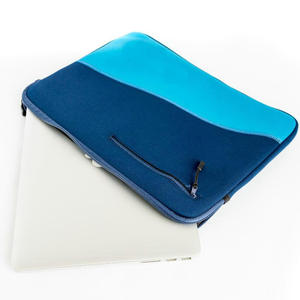 Funda para portátil de neopreno reciclado 100%, estilo moderno con cierre de cremallera, ajuste perfecto para bolsas y fundas para portátiles de 15" - Product Image 3